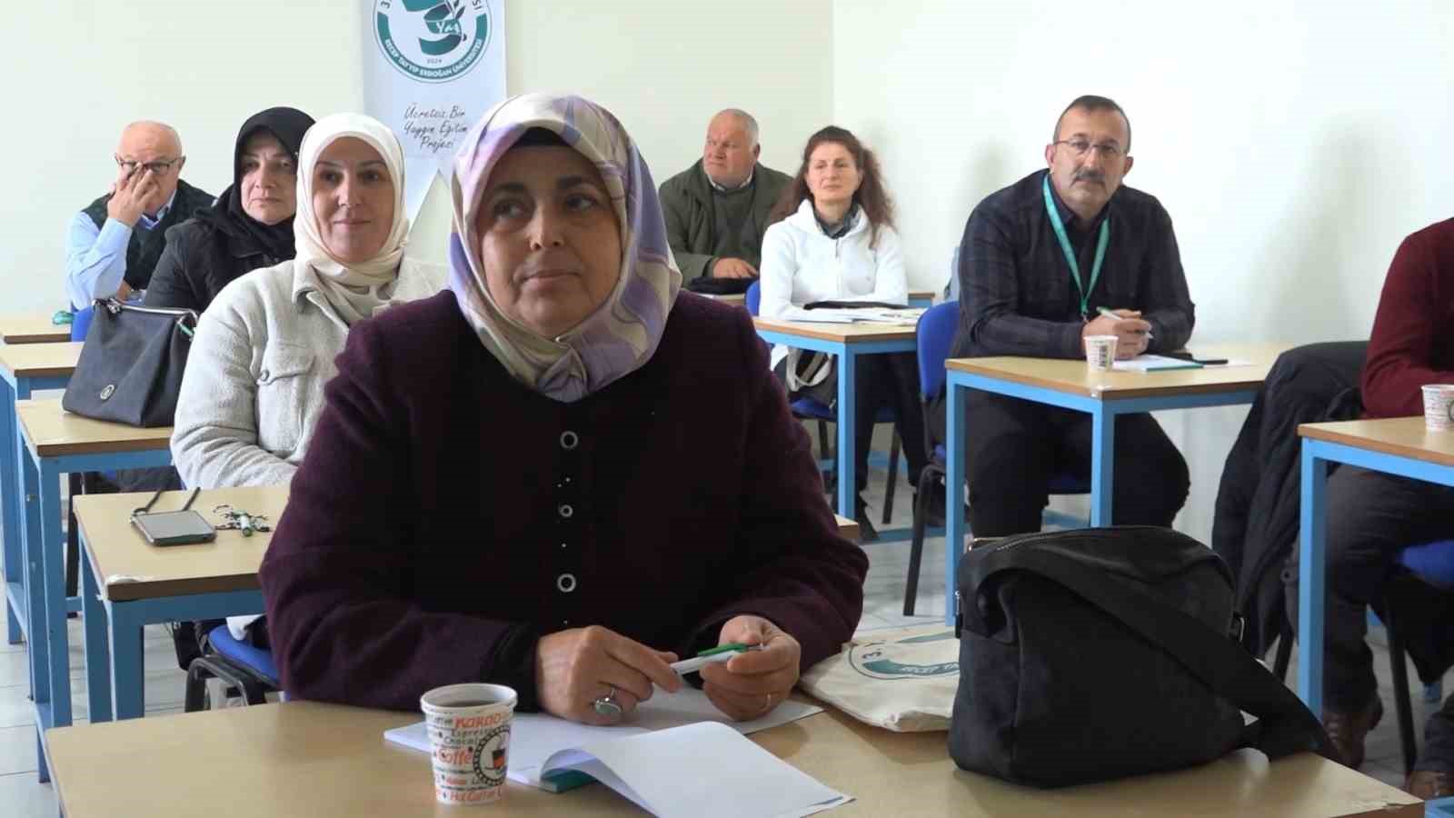3 yas universitesi ile rizeliler egitim hayallerini gerceklestiriyor kbH88pYh