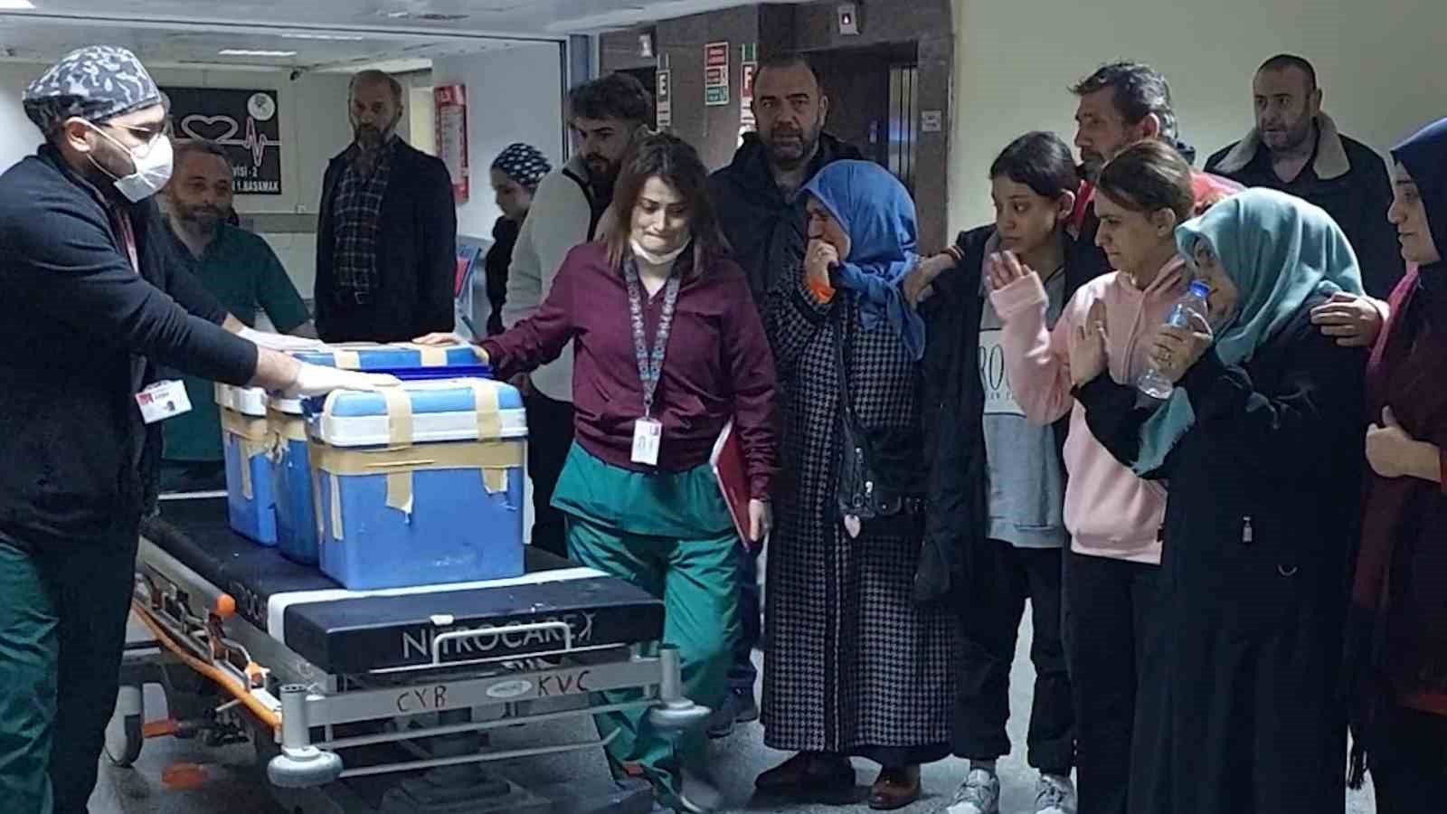 ailesi kizlarinin organlarini el sallayarak ugurladi