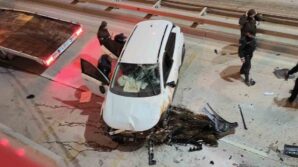 alkollu surucunun kullandigi otomobil alt gecide dustu 2 yarali X5BeZPlm