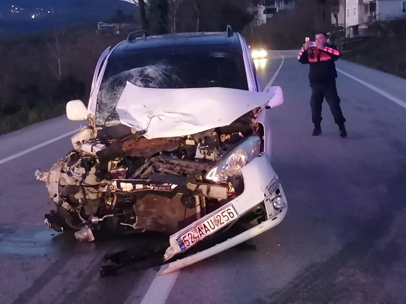 alzheimer hastasi sahsa carpmamak icin manevra yapan araclar carpisti 2 olu 5 yarali RspCaIde