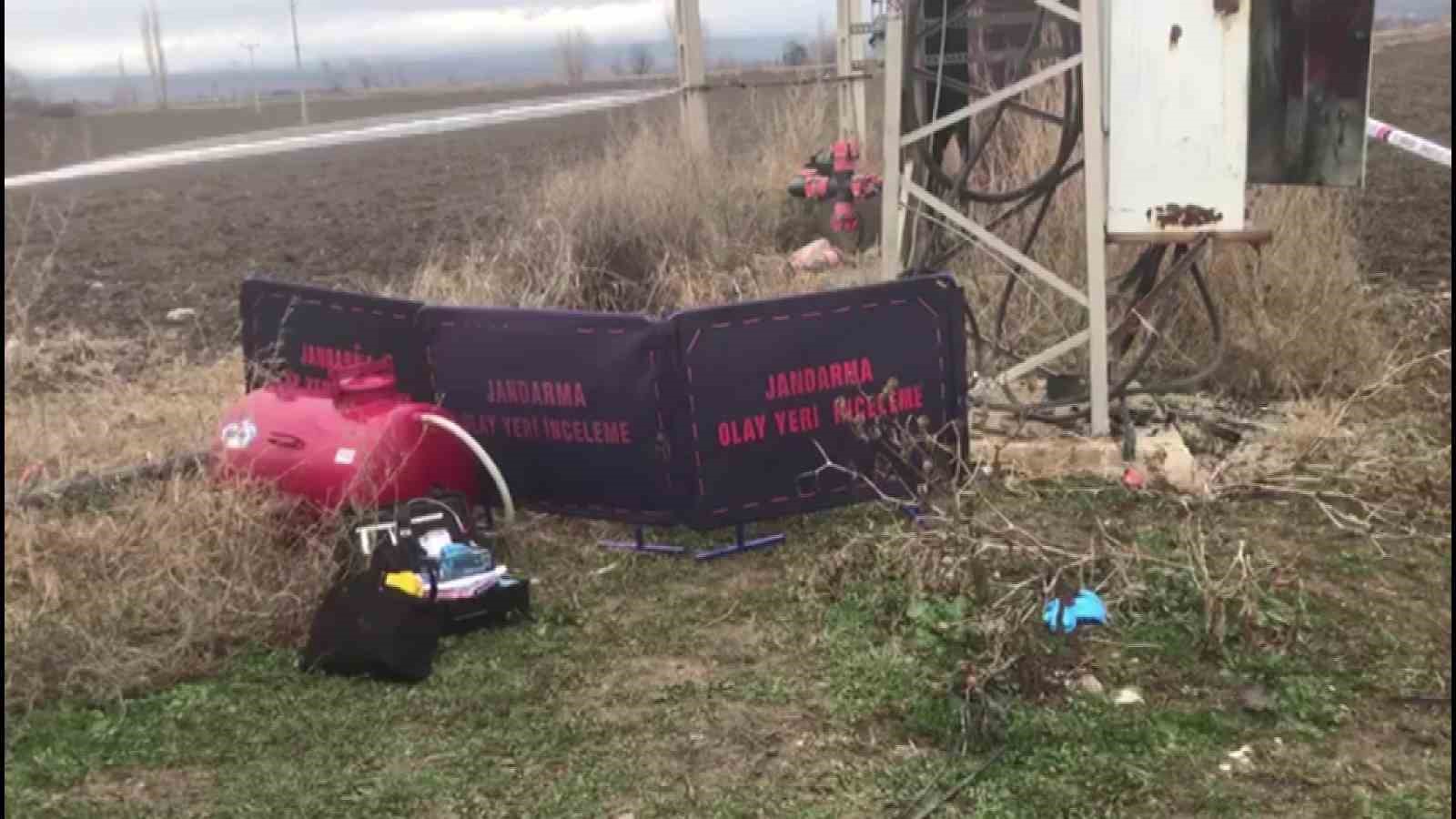 amasyada elektrik trafosunun onunde bir kisi olu bulundu 5atLIKn6