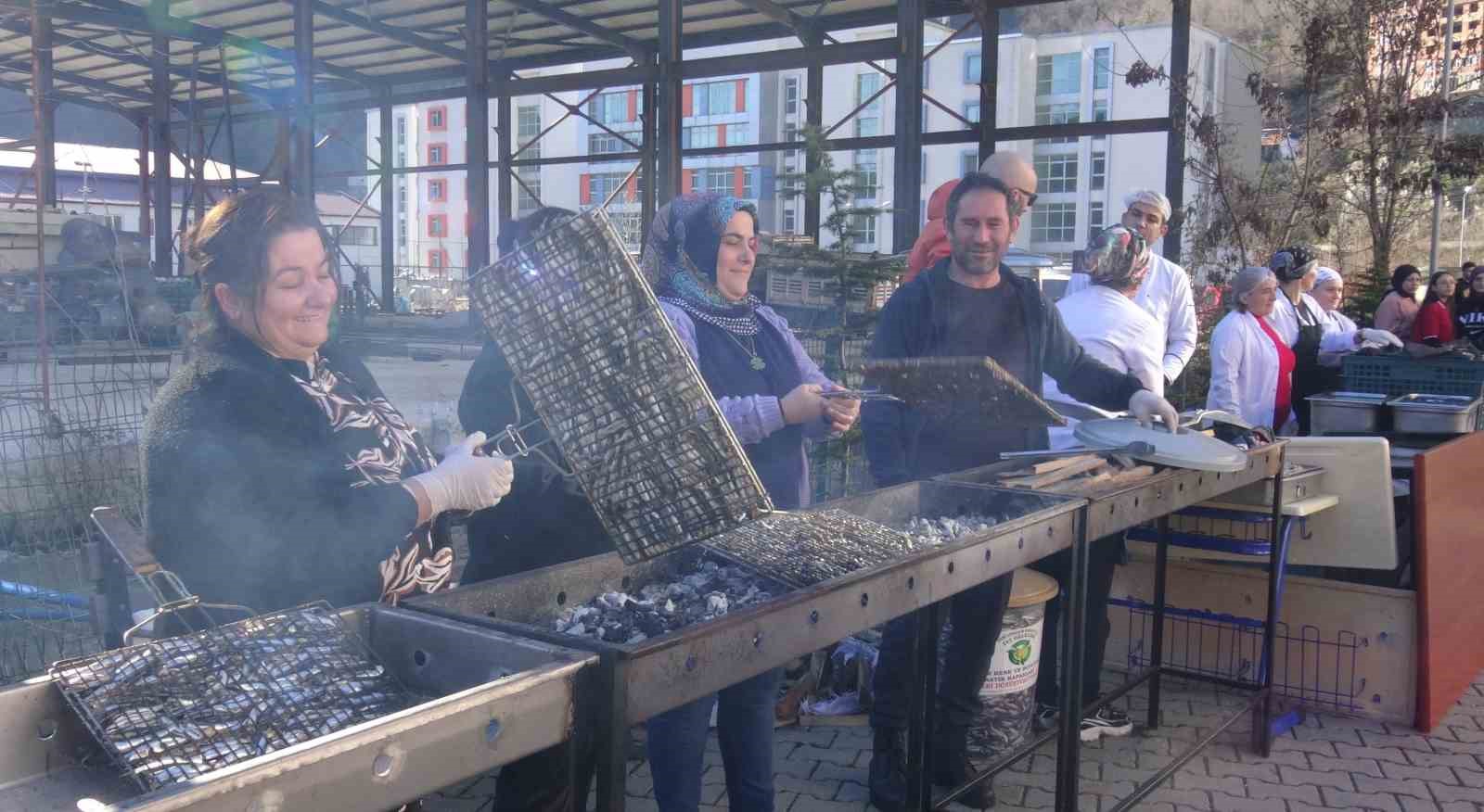 artvinin borcka ilcesinde hamsi senligi DVpeEI7W