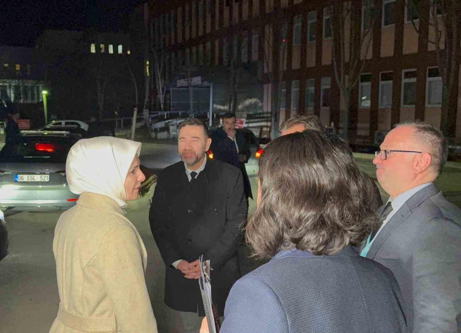 bakan mahinur ozdemir goktas otel yangininda yaralananlari ziyaret etti JcEKkKBL