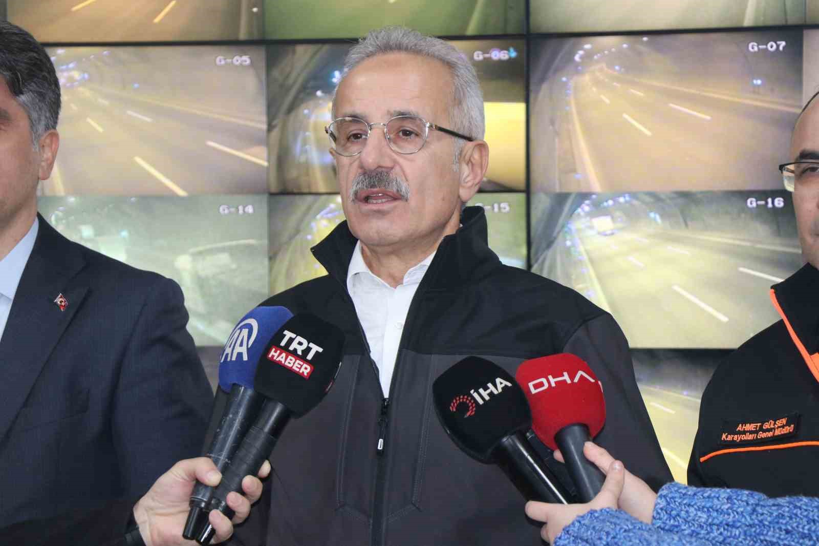 bakan uraloglu avrupada ilk kez uygulanacak projeyi acikladi istanbul havalimaninda 3 pistte ayni anda tYNAm1tj