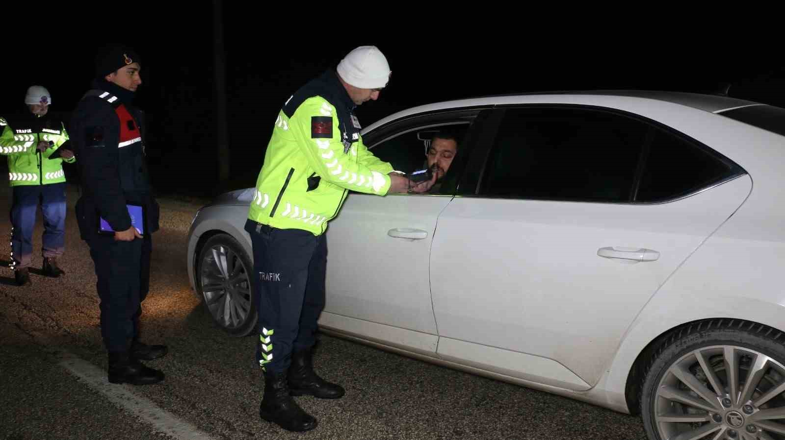 boluda jandarma ekiplerinden siki denetim ZT7V55yU