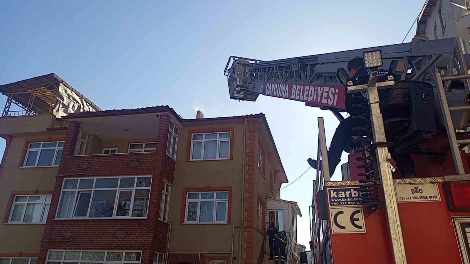 caycumada ev yangini korkuttu lLzWeORW