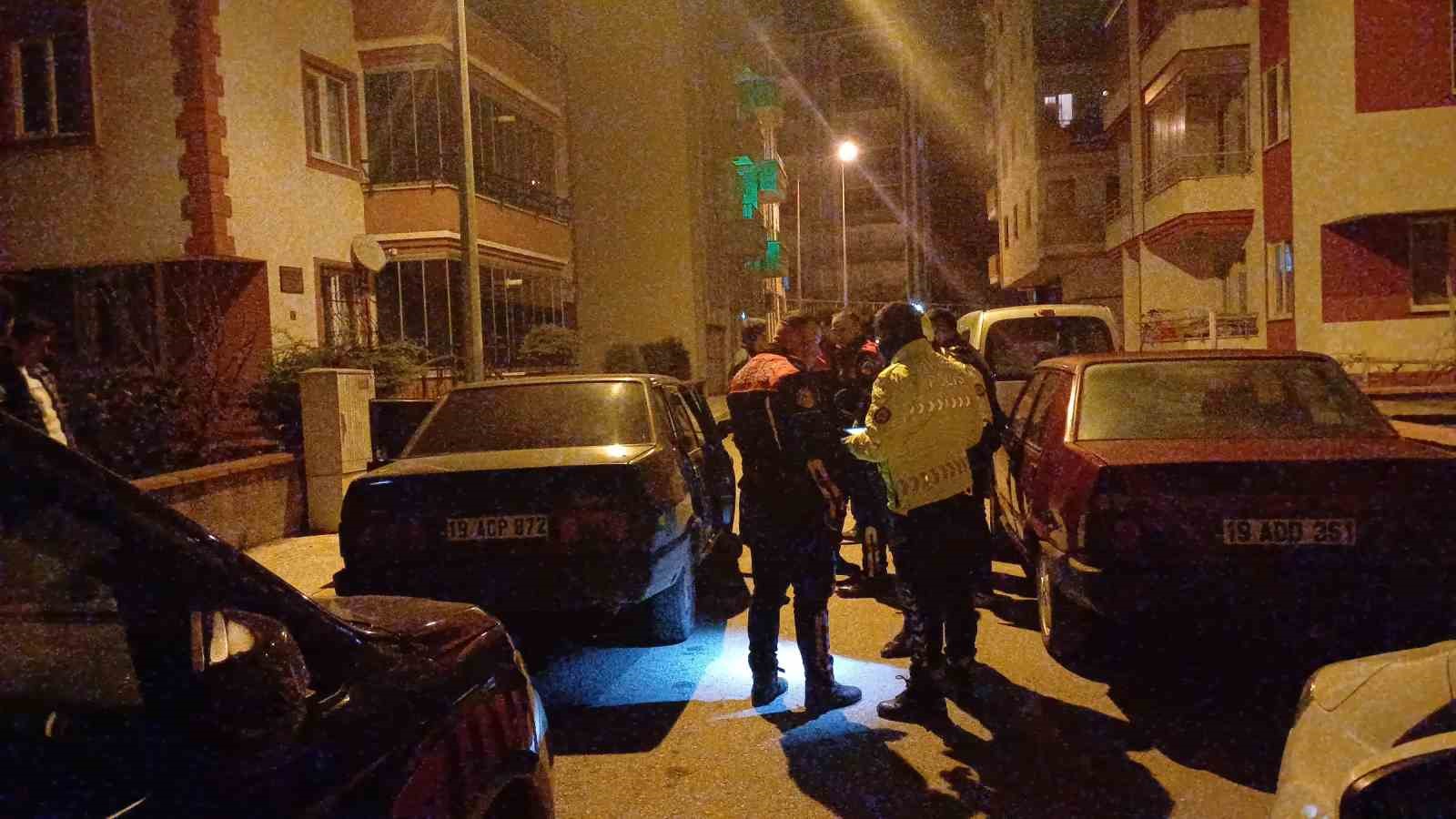 dur ihtarina uymadi yakalanacagini anlayinca arkadasini ve aracini birakip kacti RIzlAsIP