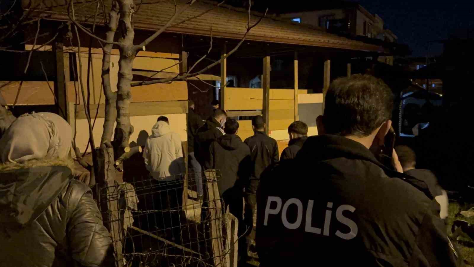 duzcede bir kisi evinde olu bulundu 215um2XF