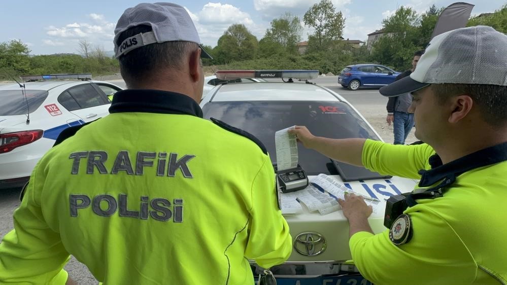 duzcede denetimlerde 4 bin 895 arac trafikten men edildi lIN4fTQu