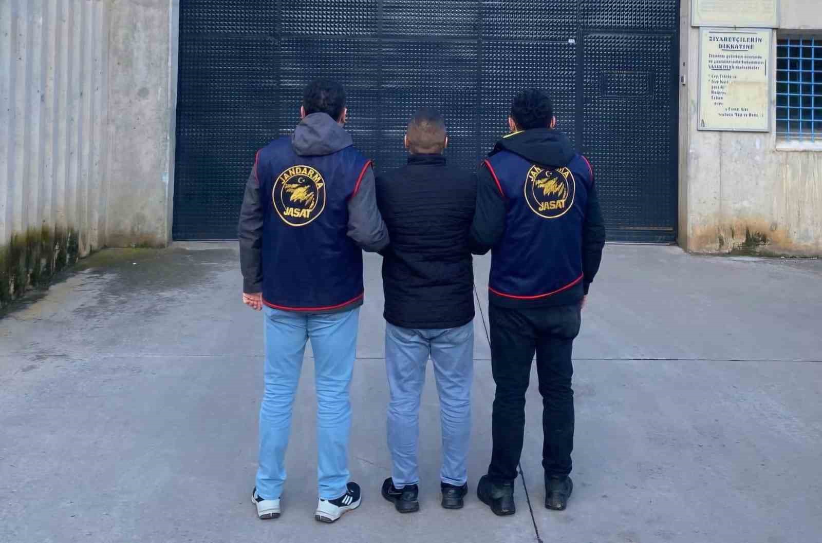fetoden 6 yil 10 ay hapis cezasi ile aranan sahis tutuklandi UpLtczML