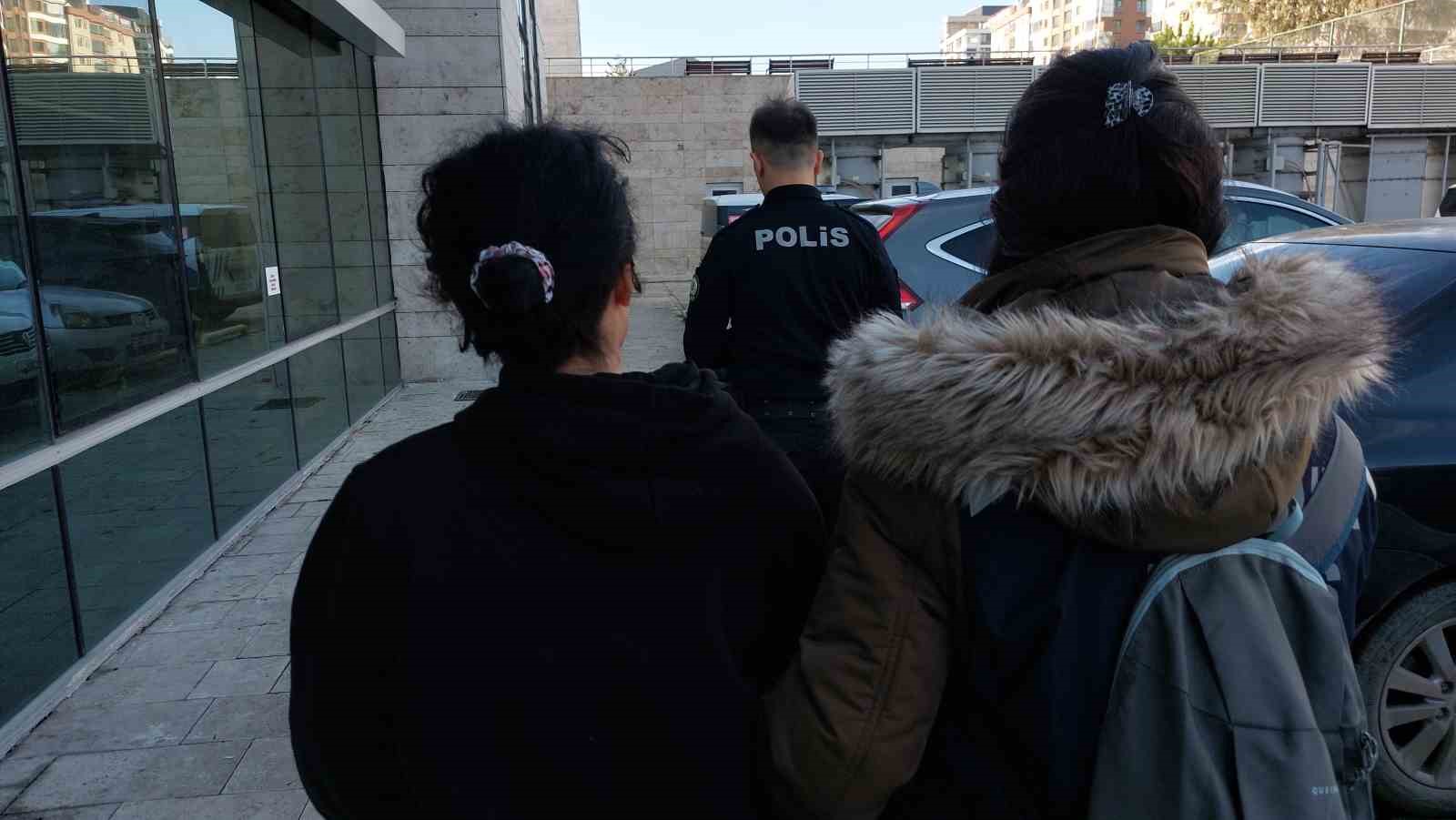 genc kiz aglayarak cezaevine gitti rrFTEJrt