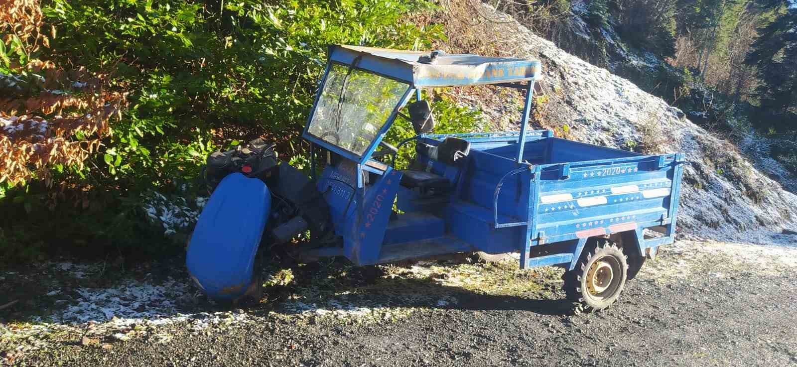 gizli buzlanma kazayi beraberinde getirdi devrilen pat pattaki 1i agir 3 kisi yaralandi lPRATi5b
