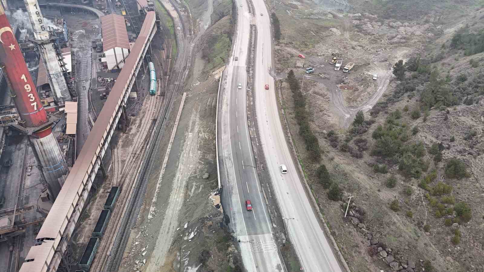 heyelan sonrasi coken karayolu ve demiryolu 6 ay sonra tamamladi 6P818HSr