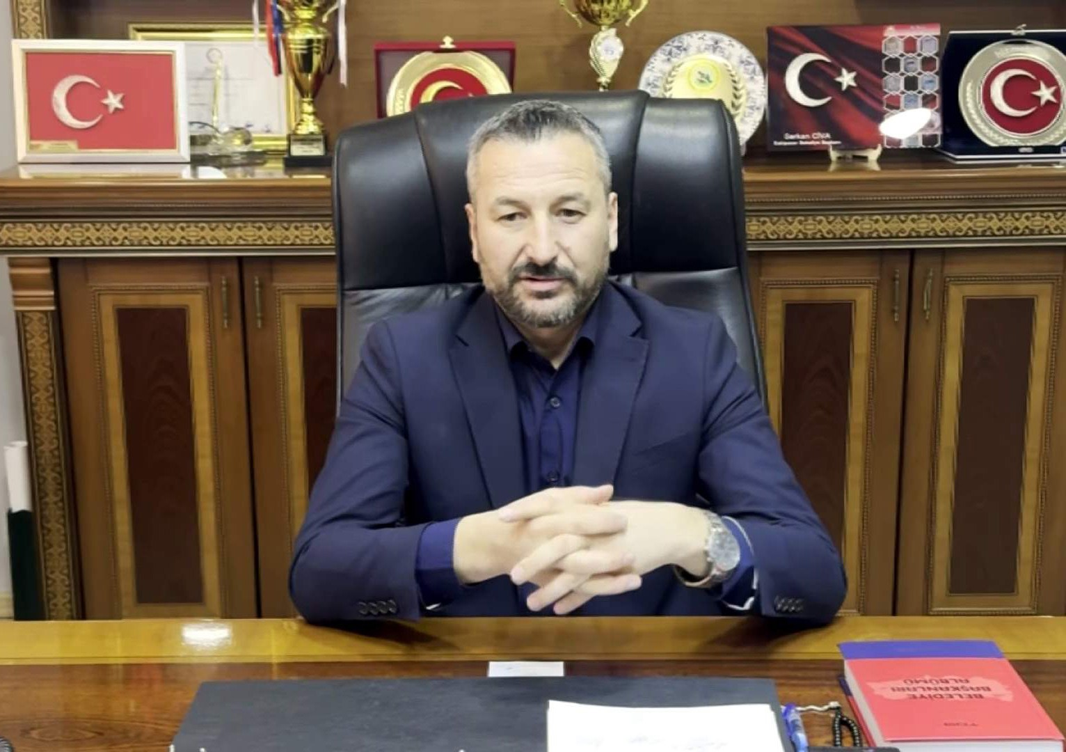 isci almak icin gelen baskilara dayanamayan belediye baskani sitemini sosyal medyadan boyle yapti 4wbOqiFc