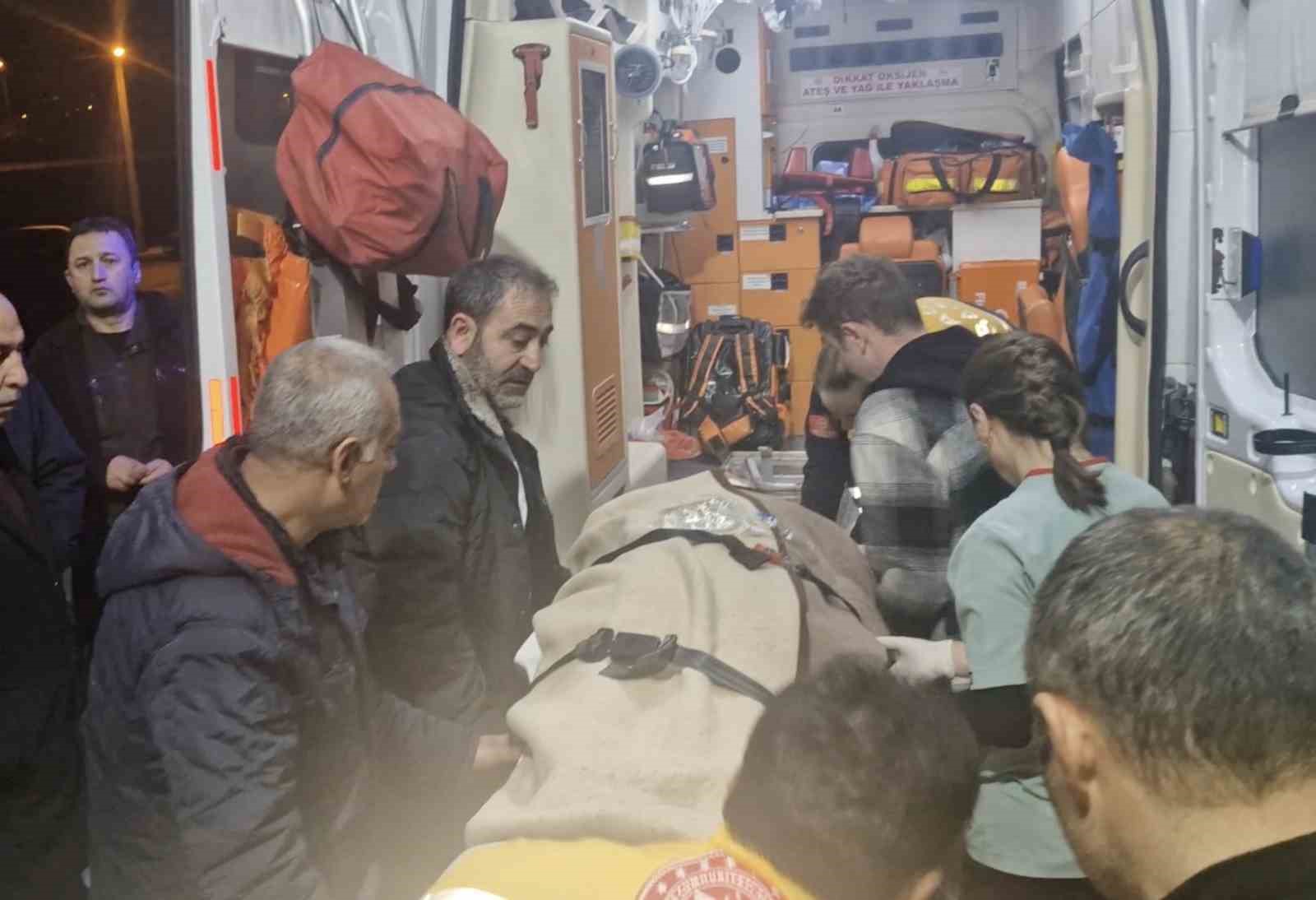 kamyonun carptigi polis memuru egitim ve arastirma hastanesine sevk edildi 2ZOcjLmG