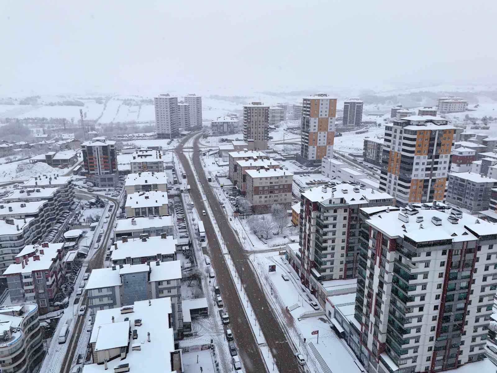 kastamonuda kar yagisi sehir merkezini beyaza burudu LgimcmPA