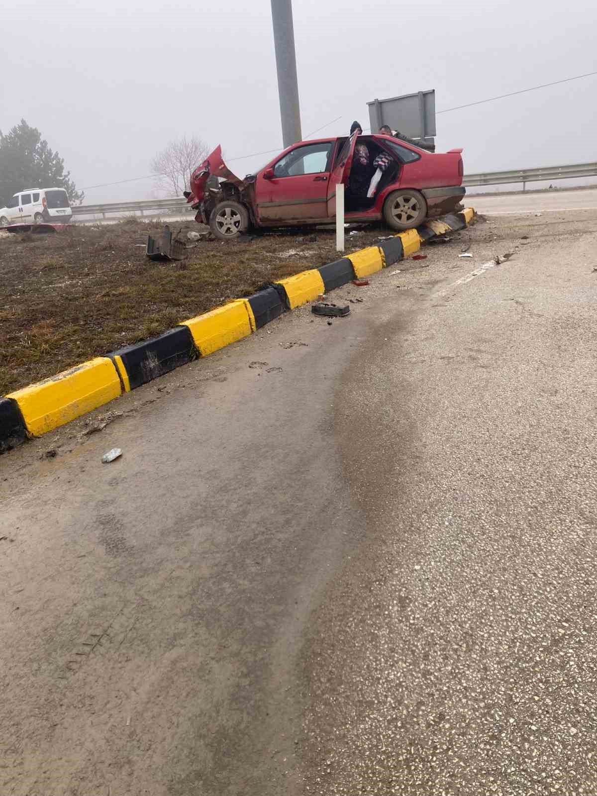 kastamonuda otomobil cekiciyle carpisti 4 yarali SOspNjUw