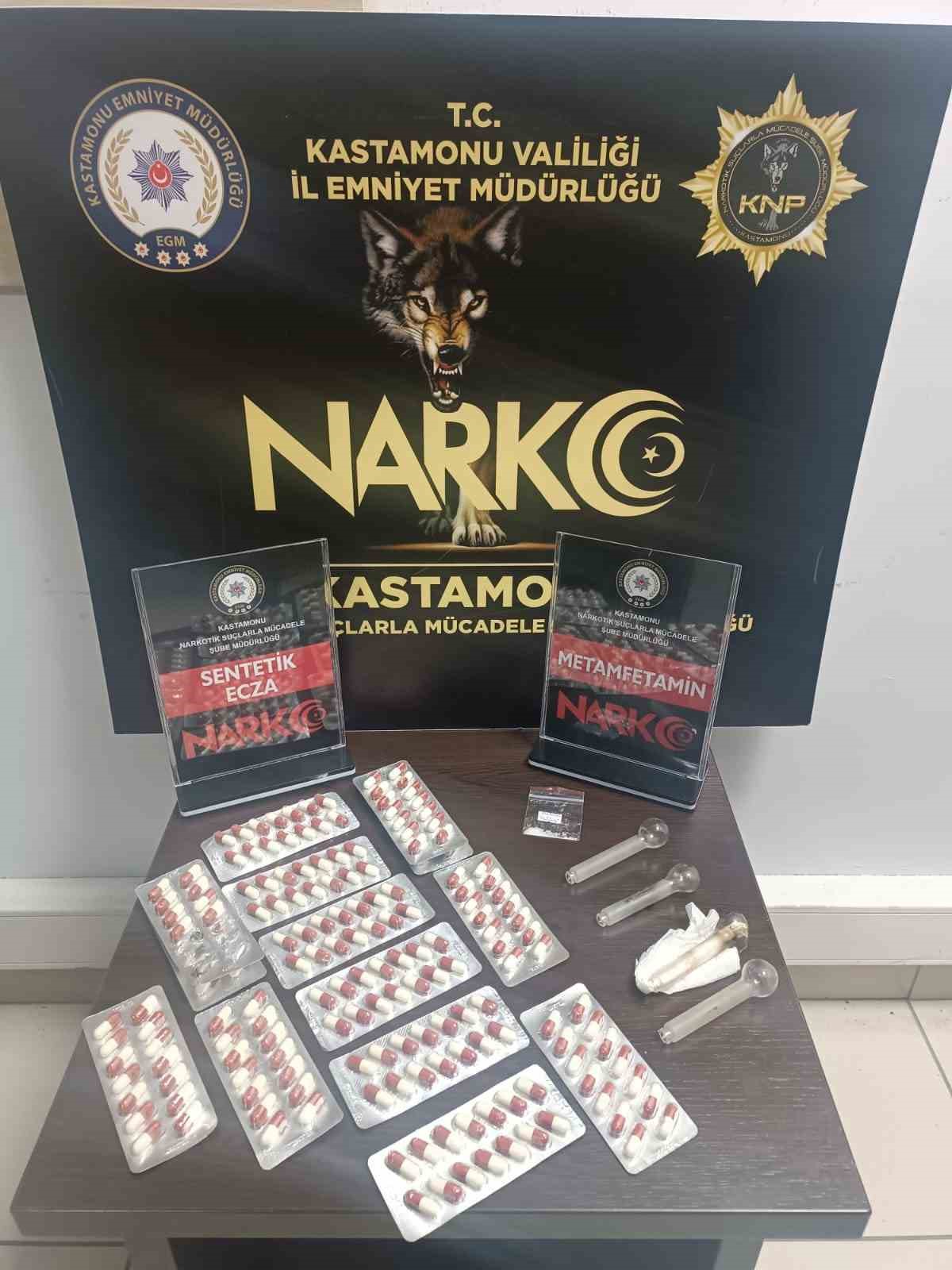 kastamonuda uyusturucuyla yakalanan 4 sahis gozaltina alindi JJeqllZJ