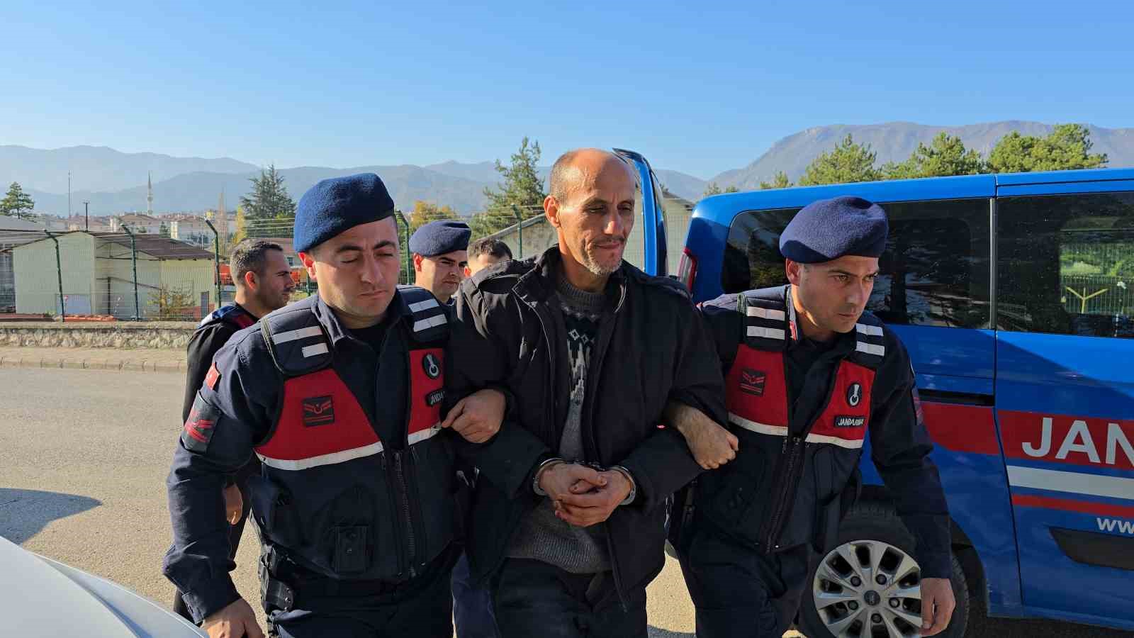 komsusunu olduren sahis cezaevinde hayatini kaybetti hbkfK1ii