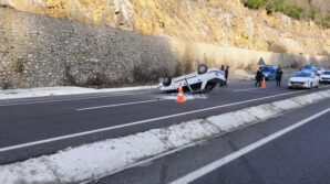 kontrolden cikan otomobil takla atti 2 yarali Xu5mkLBP