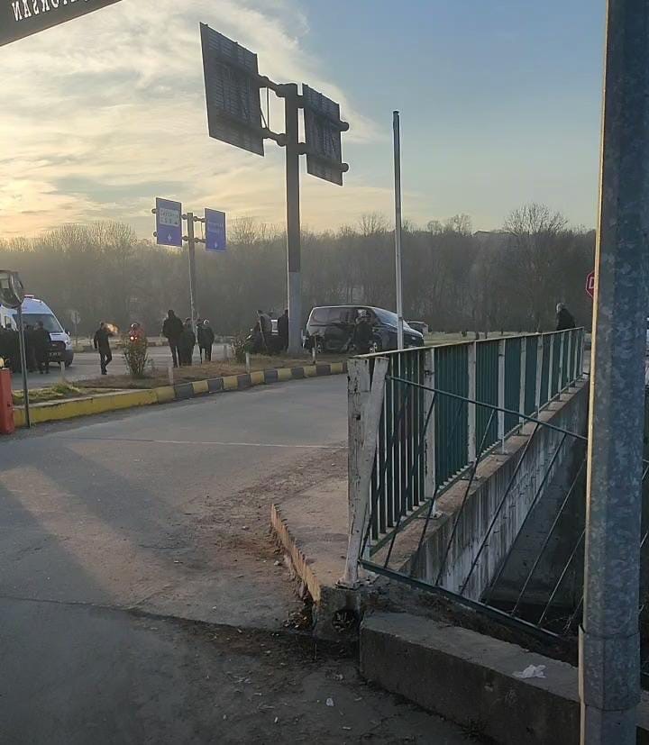koy muhtarlari kaza gecirdi 2 yarali M3Ma8hlq