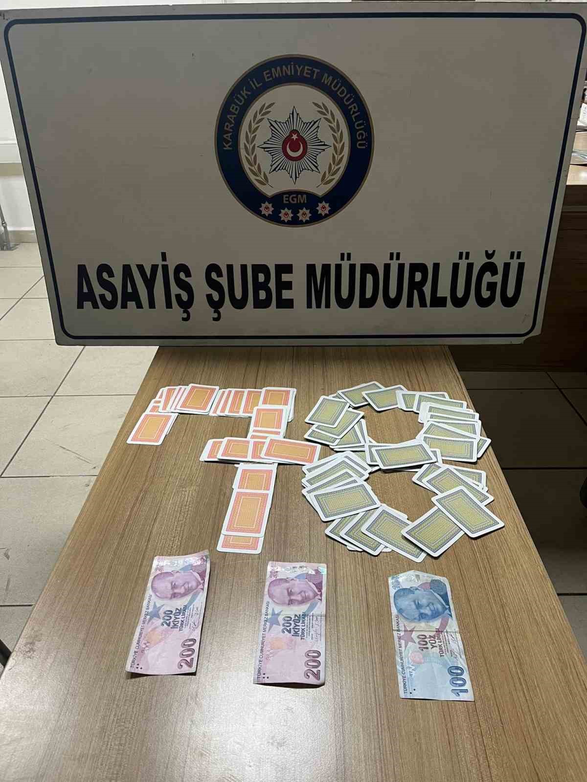 kumar oynarken yakalanan 8 kisiye 51 bin 400 tl para cezasi 3JEc3mIt