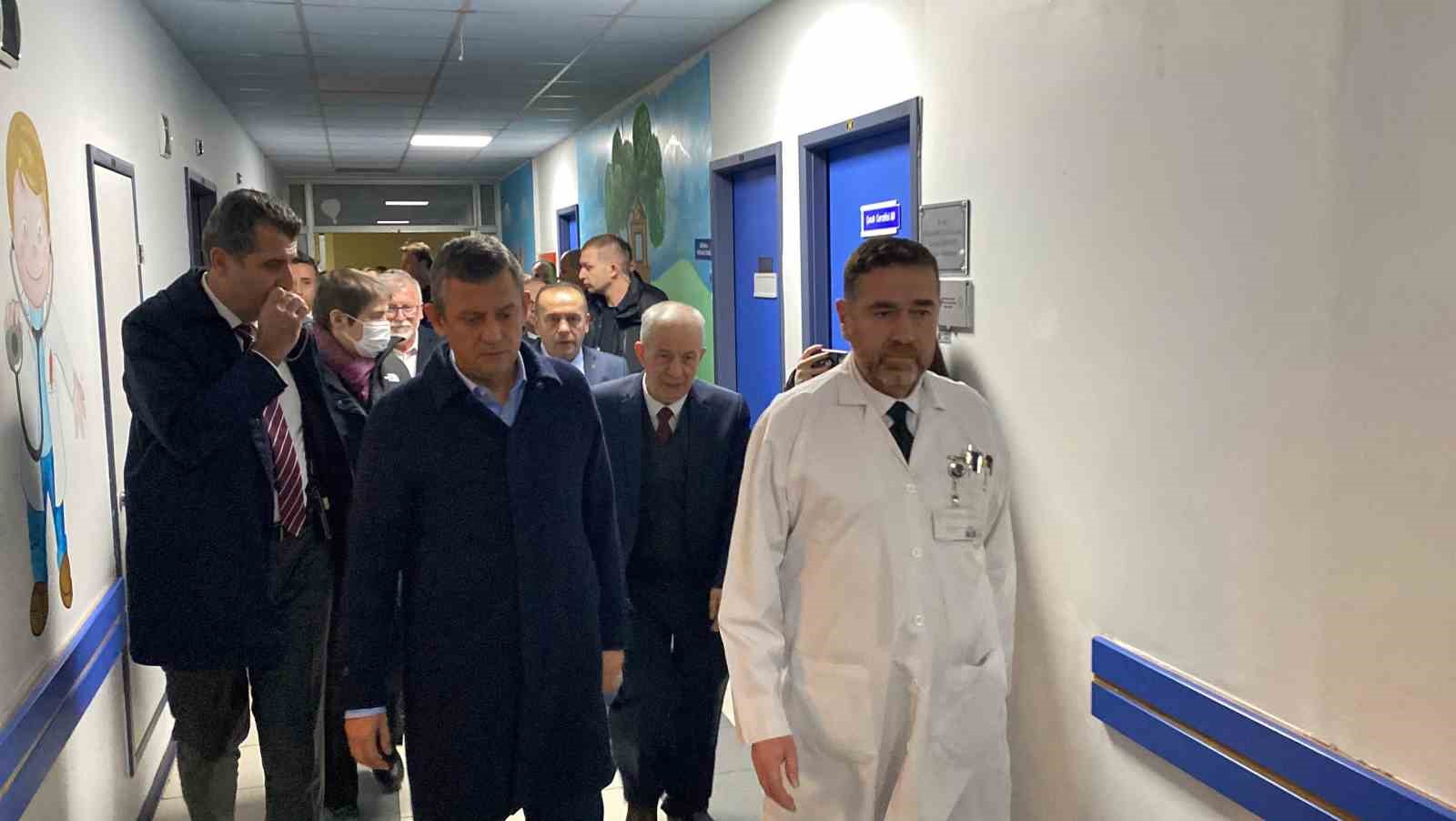 ozgur ozel otel yangininda yaralananlari hastanede ziyaret etti POJXeG7h