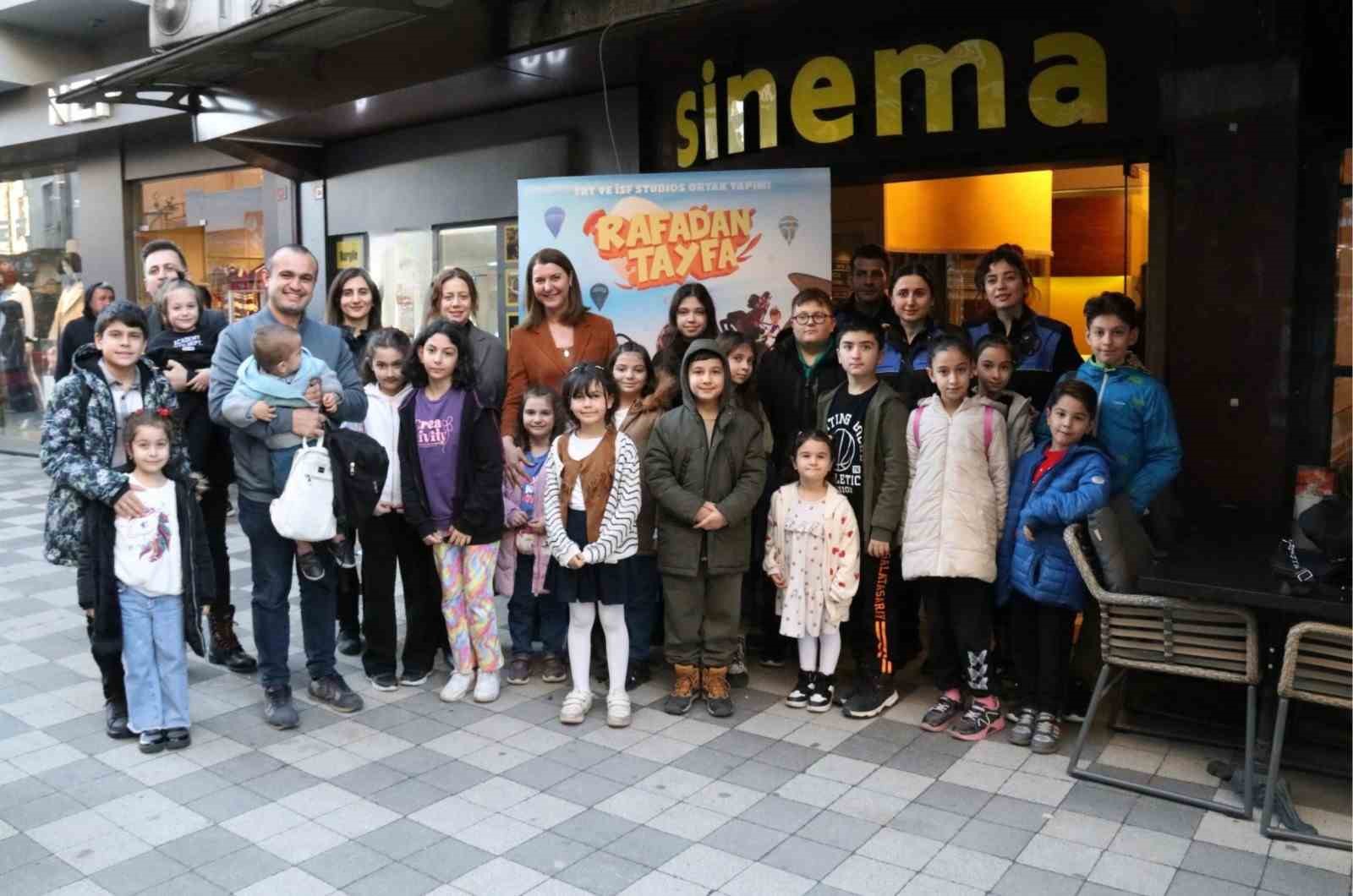 polis cocuklari sinema etkinliginde bir araya geldi 5dvRERCT