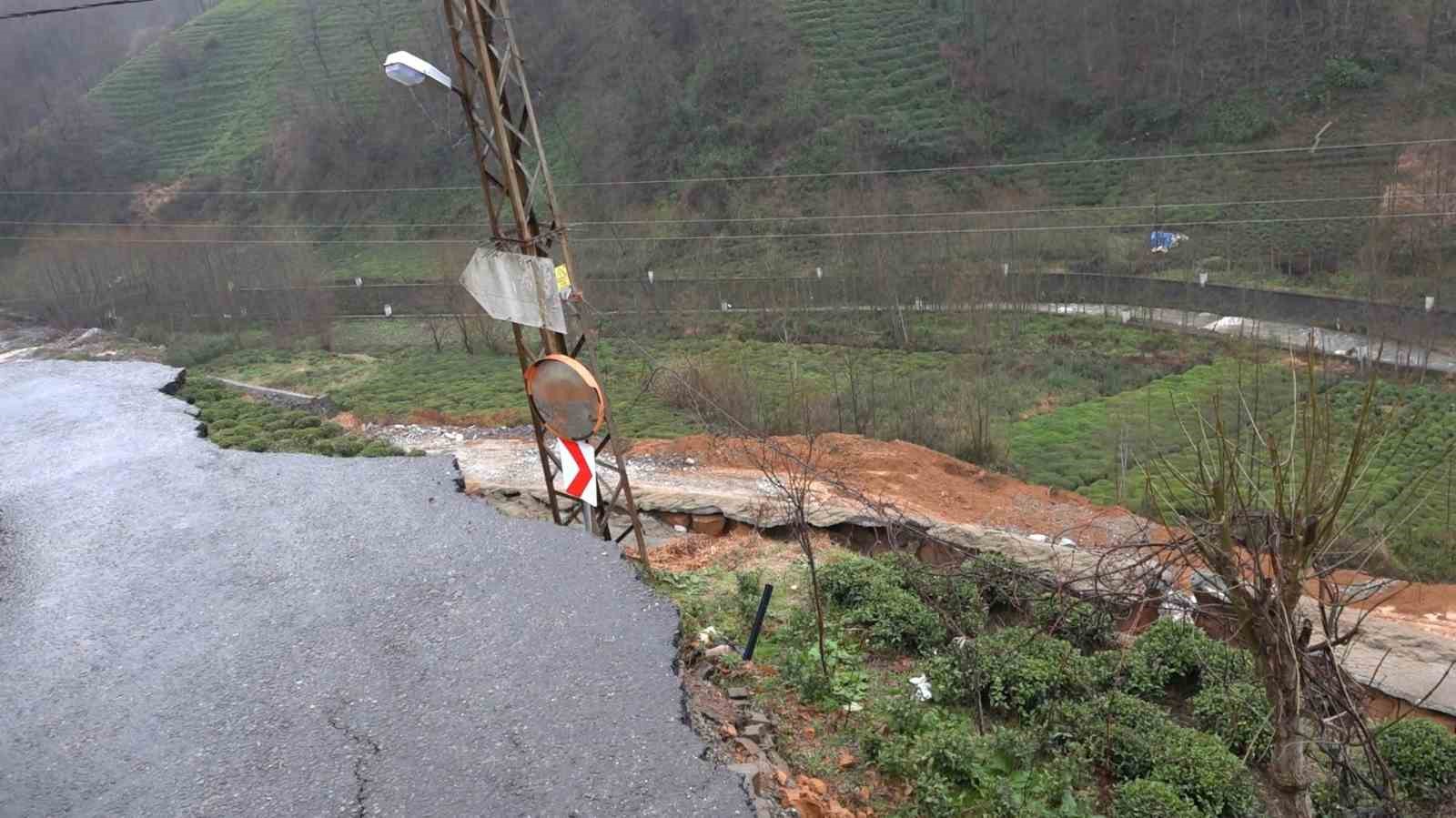 rizede yol coktu 4 koye ulasim kapandi aRi2vwKA