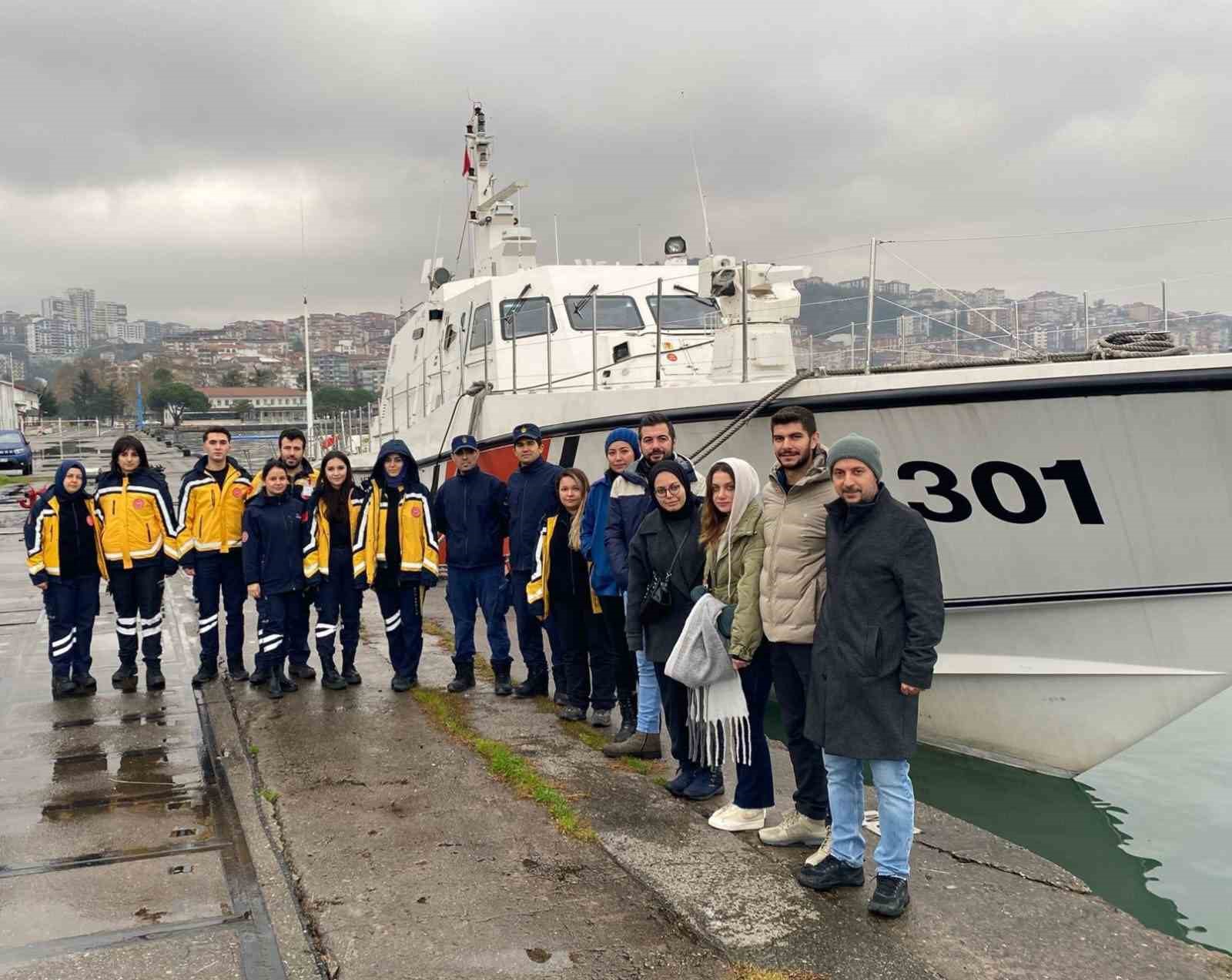 sahil guvenlik komutanligi tibbi tahliye egitimi faaliyetlerini surduruyor gfa9WDVd
