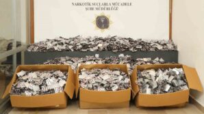 samsunda arac icinde 184 bin adet uyusturucu hap ele gecirildi 1DhN8S7A
