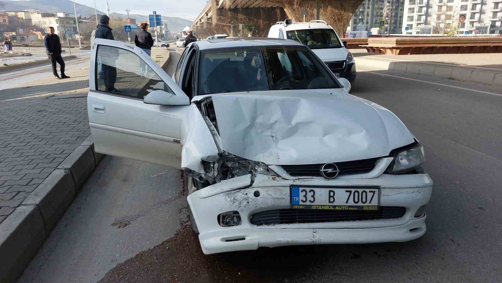 samsunda otomobil hafif ticari aracla carpisti 1 yarali 6qpFTUas