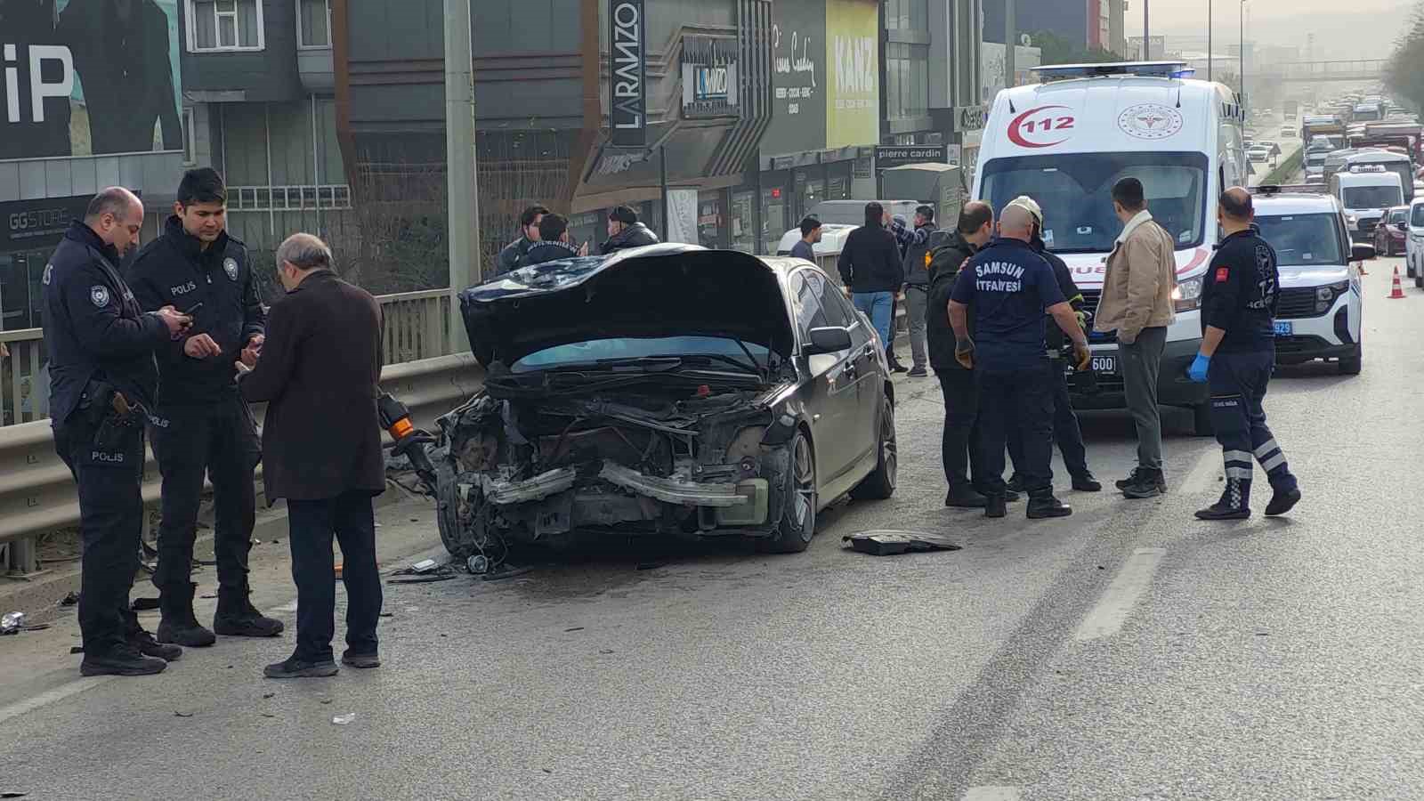 samsunda zincirleme trafik kazasi 5 yarali mw2ad4bw