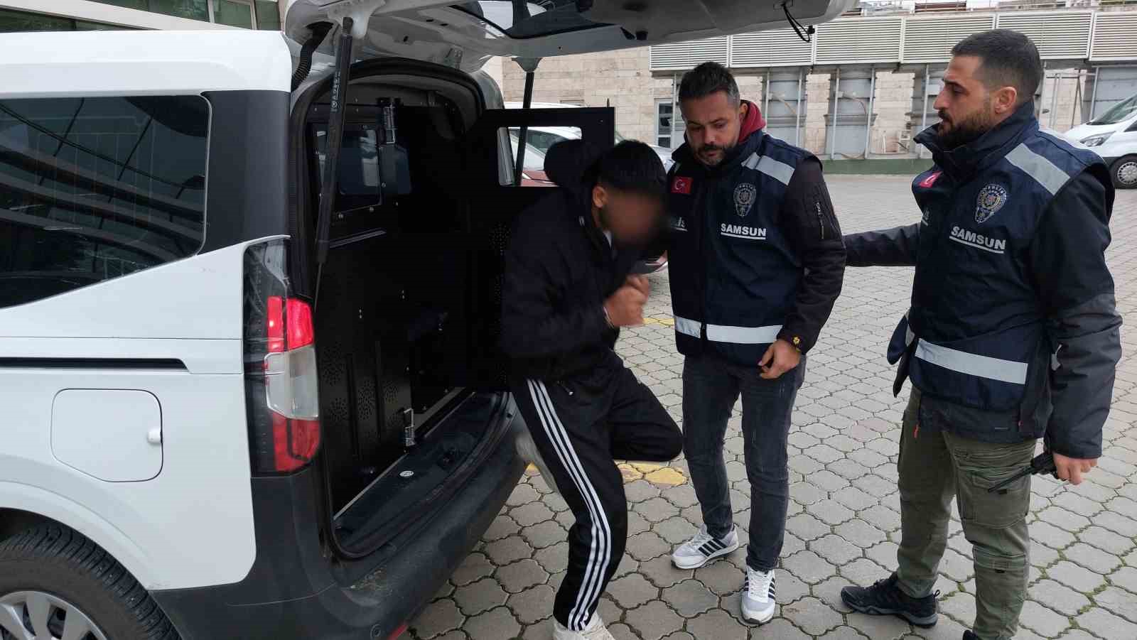 tartistigi arkadasini bicakla agir yaraladi XJQidMVe