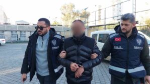 tartistigi oglunu bicakladi f9bwDpPd