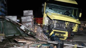 tir is yerine daldi o anlar kameraya yansidi cbX42Zrj