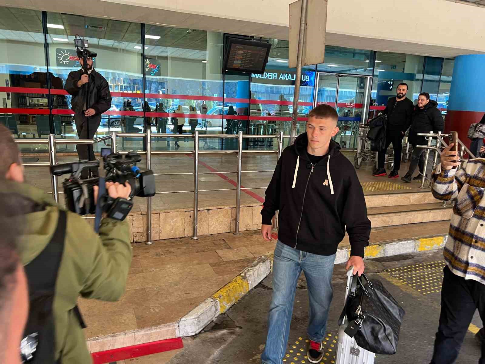 trabzonsporun yeni transferi danylo sikan trabzonda 5y1Ws9Ie