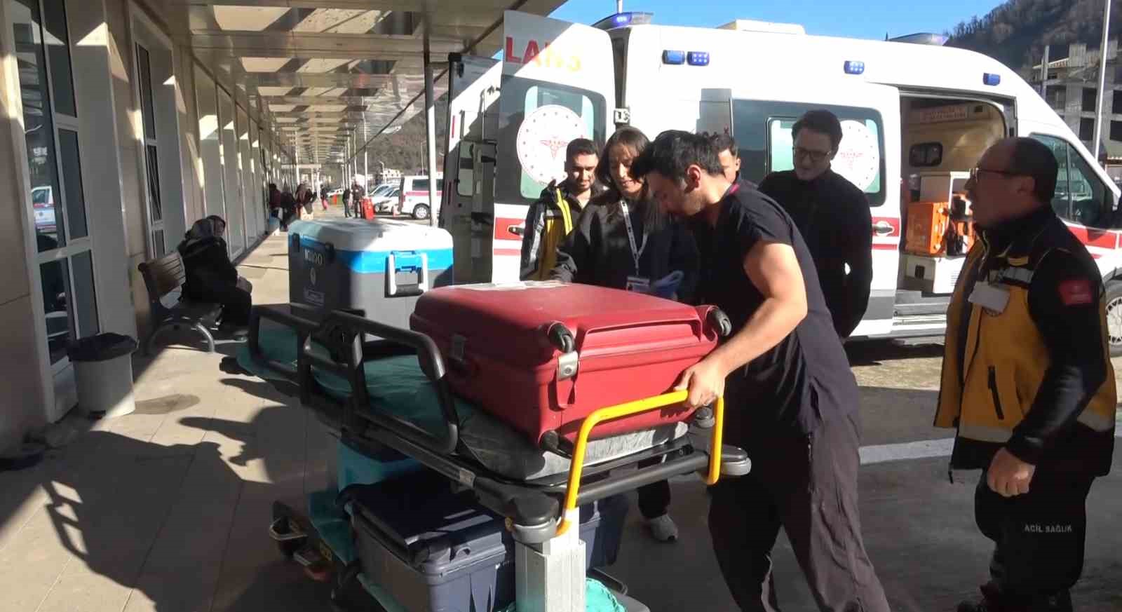 trafik kazasinda agir yaralanan genc kizin organlari 4 hastaya umut oldu f27KLsjD