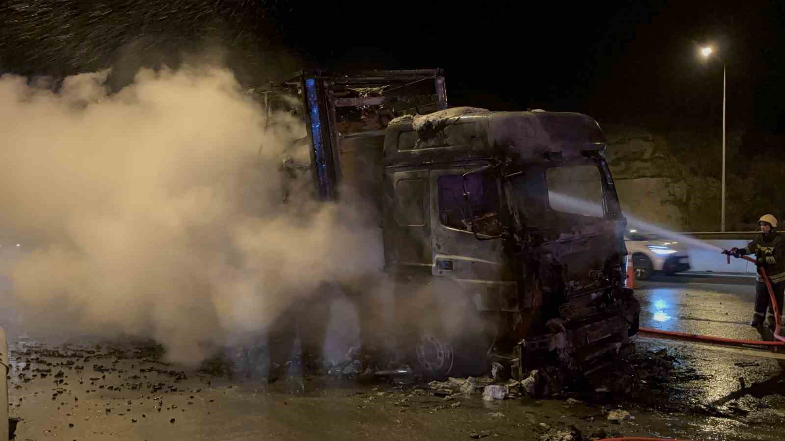 ukraynadan iraka komur tasiyan tir alev alev yandi gpHrXXJX