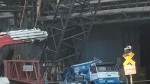 vinc iscilerin uzerine devrildi 1 olu 1 yarali MGPIrGyr