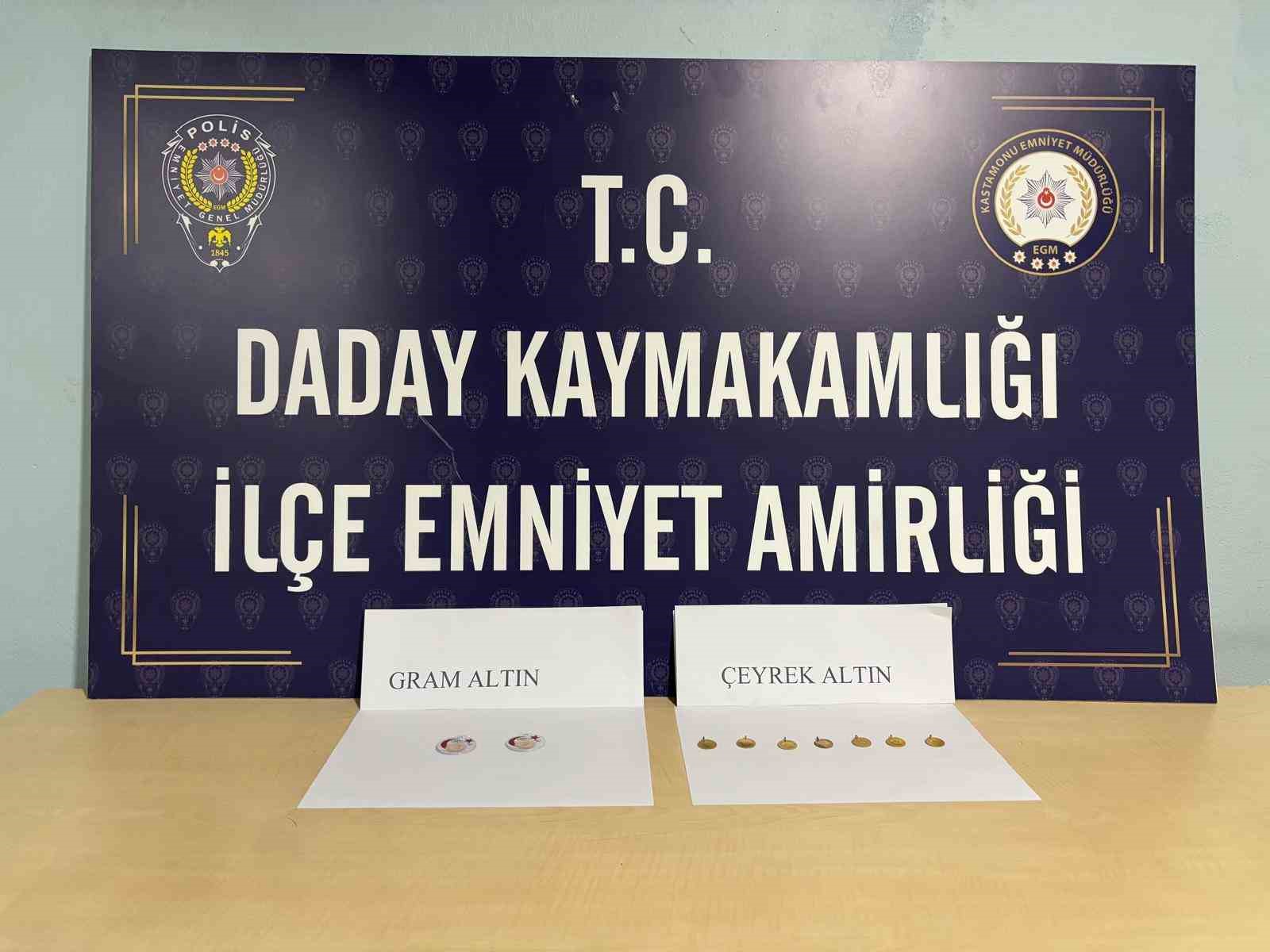 yasli cifti dolandiran sahte jandarmalar polisten kacamadi 8l8tOcbL