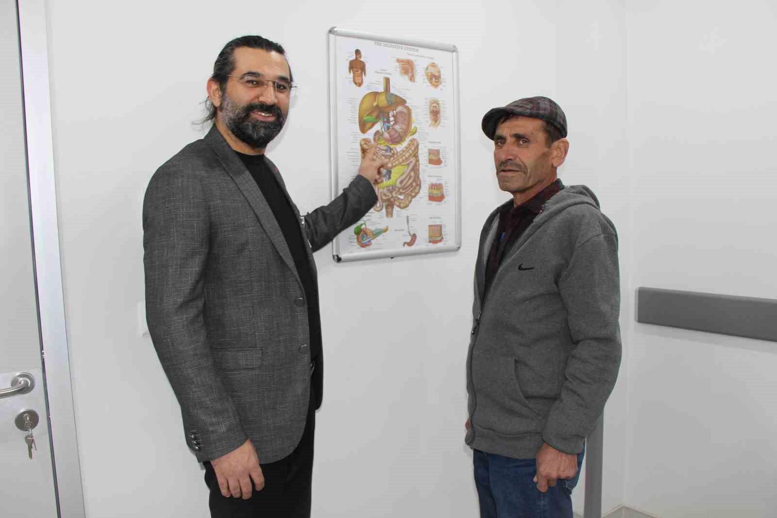 yemekten sonra karni sisip kusuyordu 10 kattan fazla buyuyen midesi herkesi sasirtti FSqOvVAC
