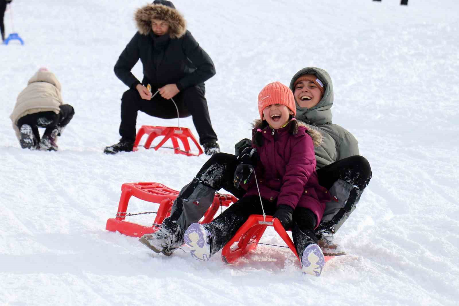 zigana kayak merkezi yariyil tatilinde yogun ilgi goruyor UgsTPFdX