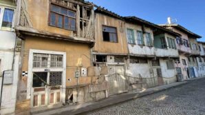 ziledeki metruk yapilar korkuya sebep oluyor KTRfyDU8