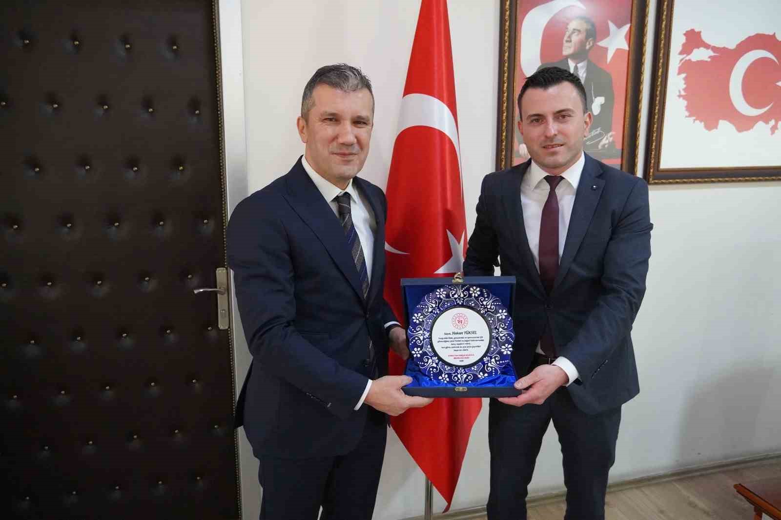 zonguldak genclik ve spor il mudurlugunde devir teslim toreni gerceklestirildi 7WGSZYyN