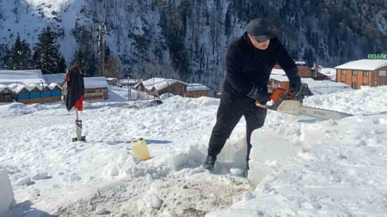 agac motoru ile kari keserek iglo yaptilar G8nG6nIG
