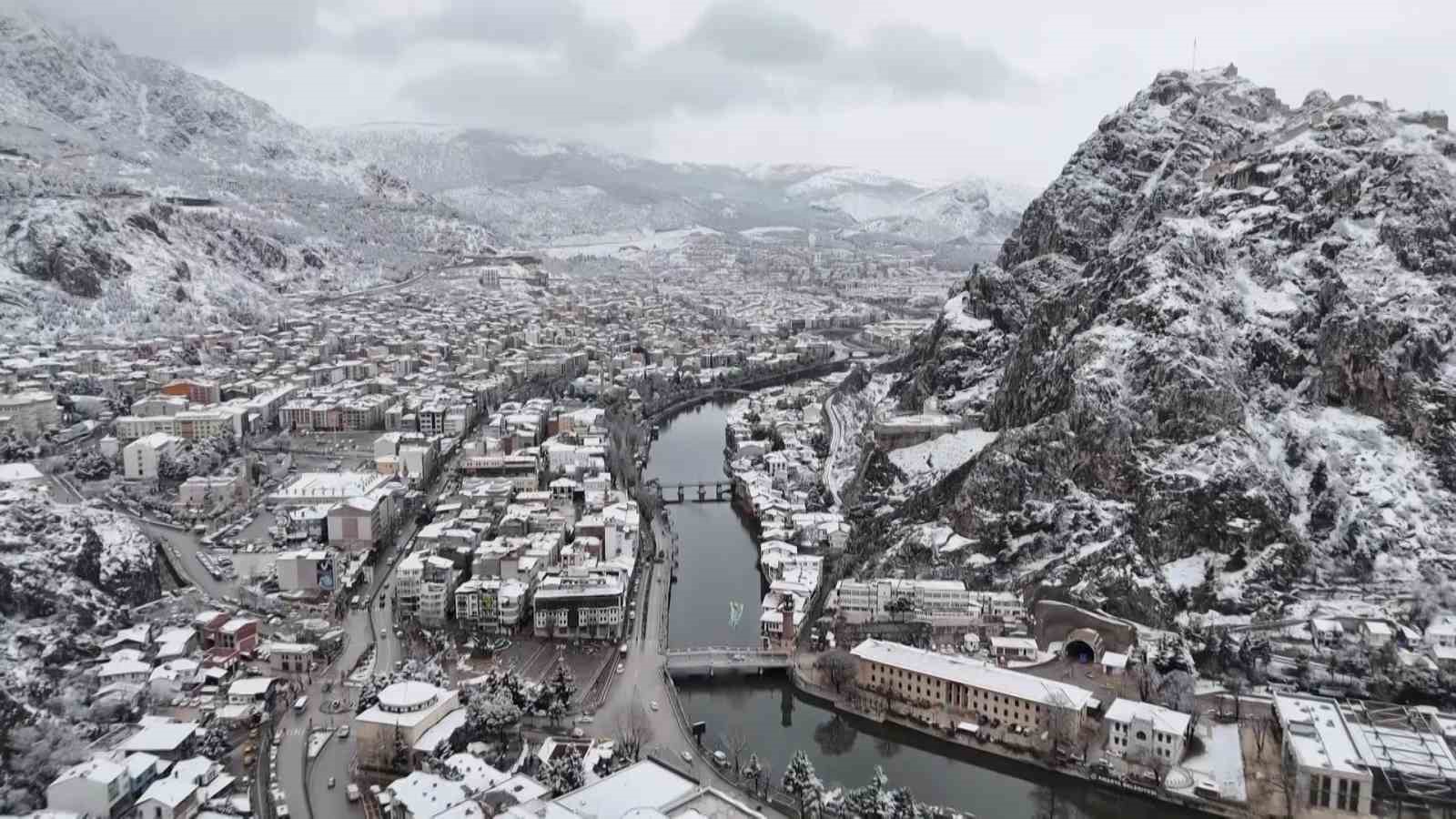 barajlarin alarm verdigi amasyada subatta yagan kar yuzleri guldurdu GH1qKCHf