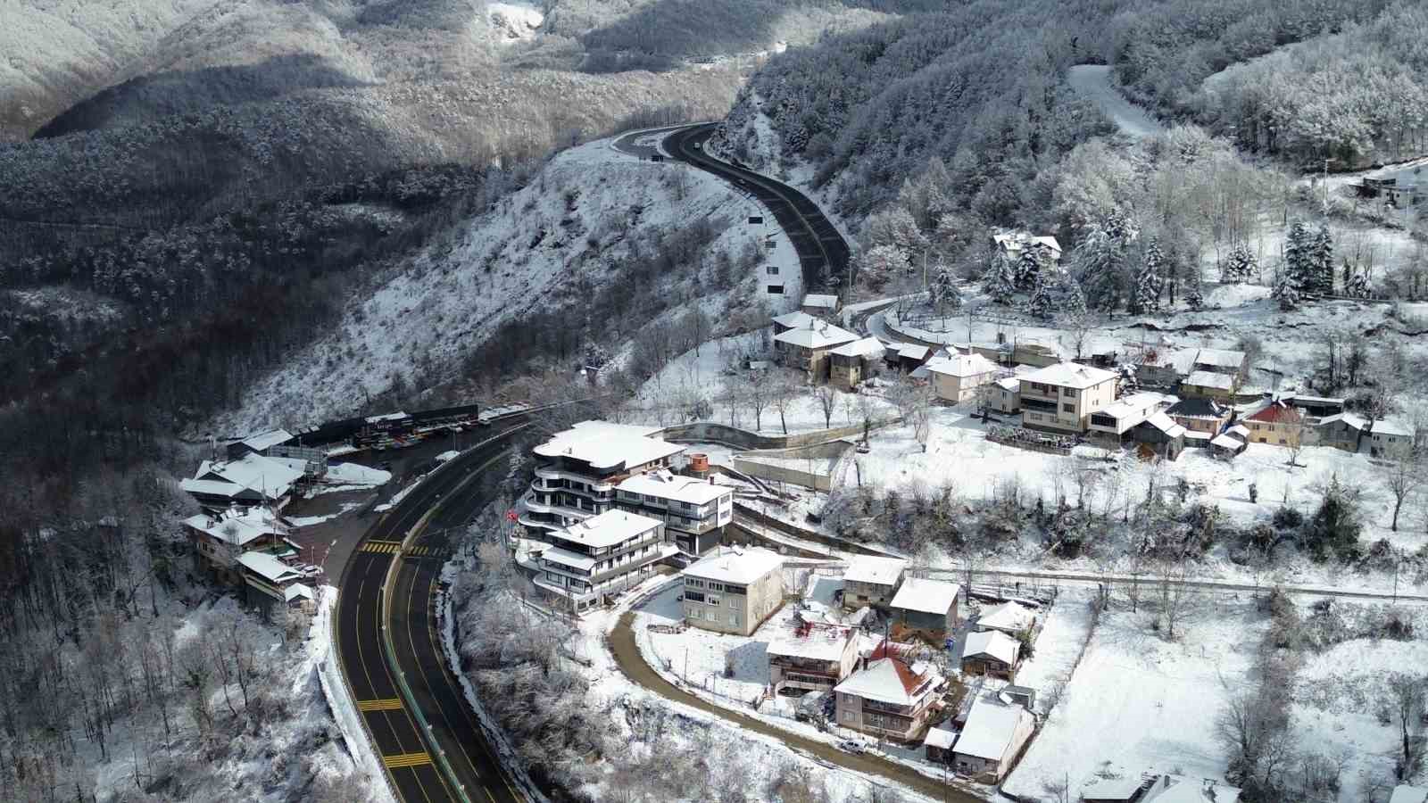 bolu daginda kartpostallik kar manzarasi MJ7NWAV1