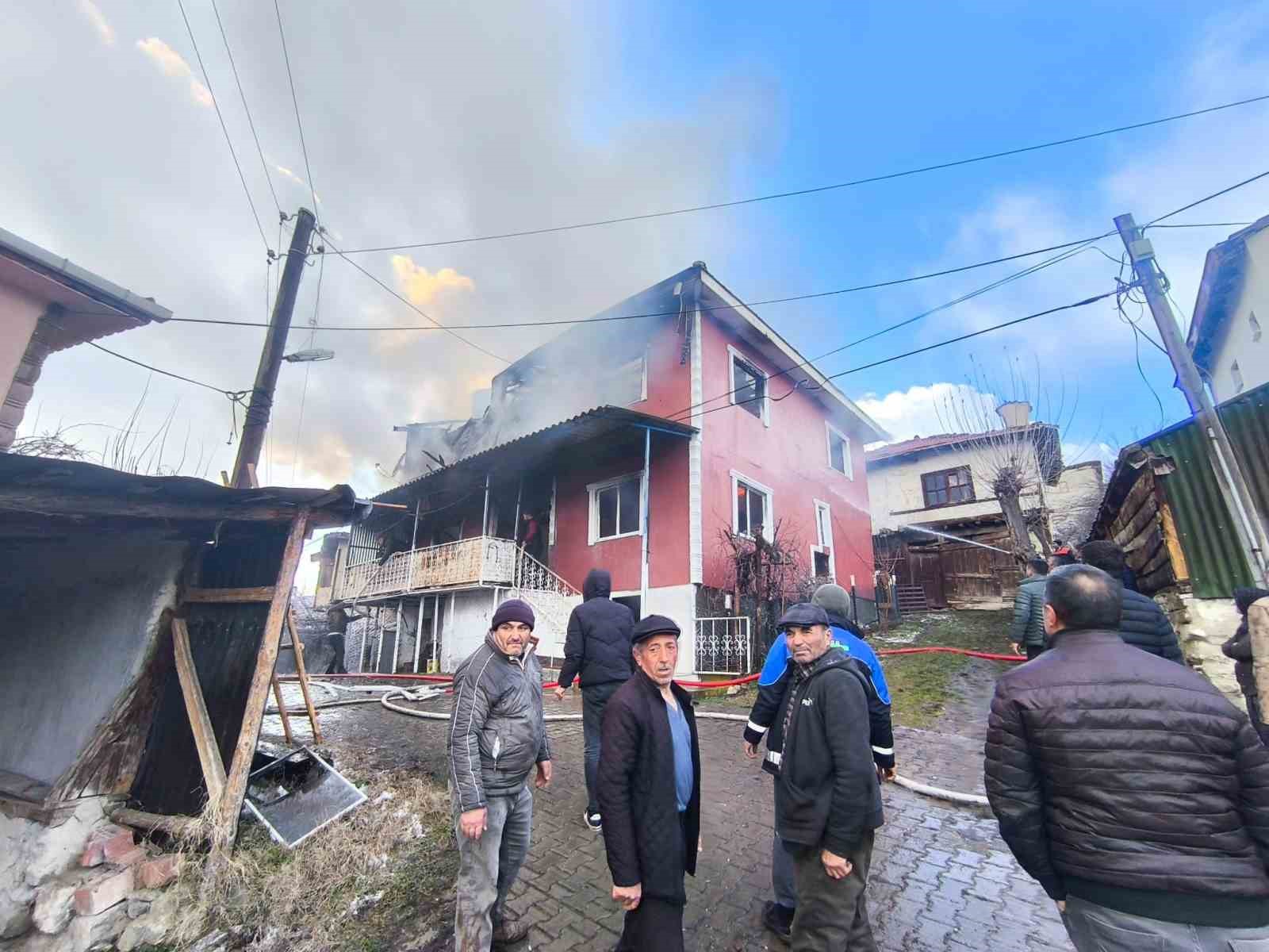 boluda baca yangini evi kule cevirdi X37QQwtZ