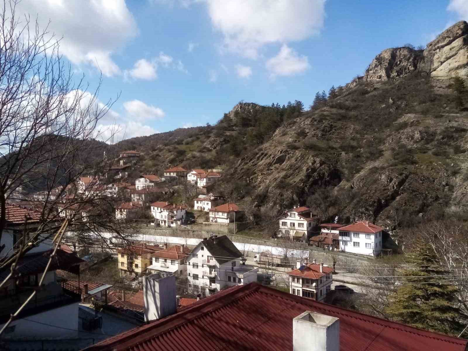 boluda kaya dusme tehlikesine karsi 7 konut icin tahliye karari
